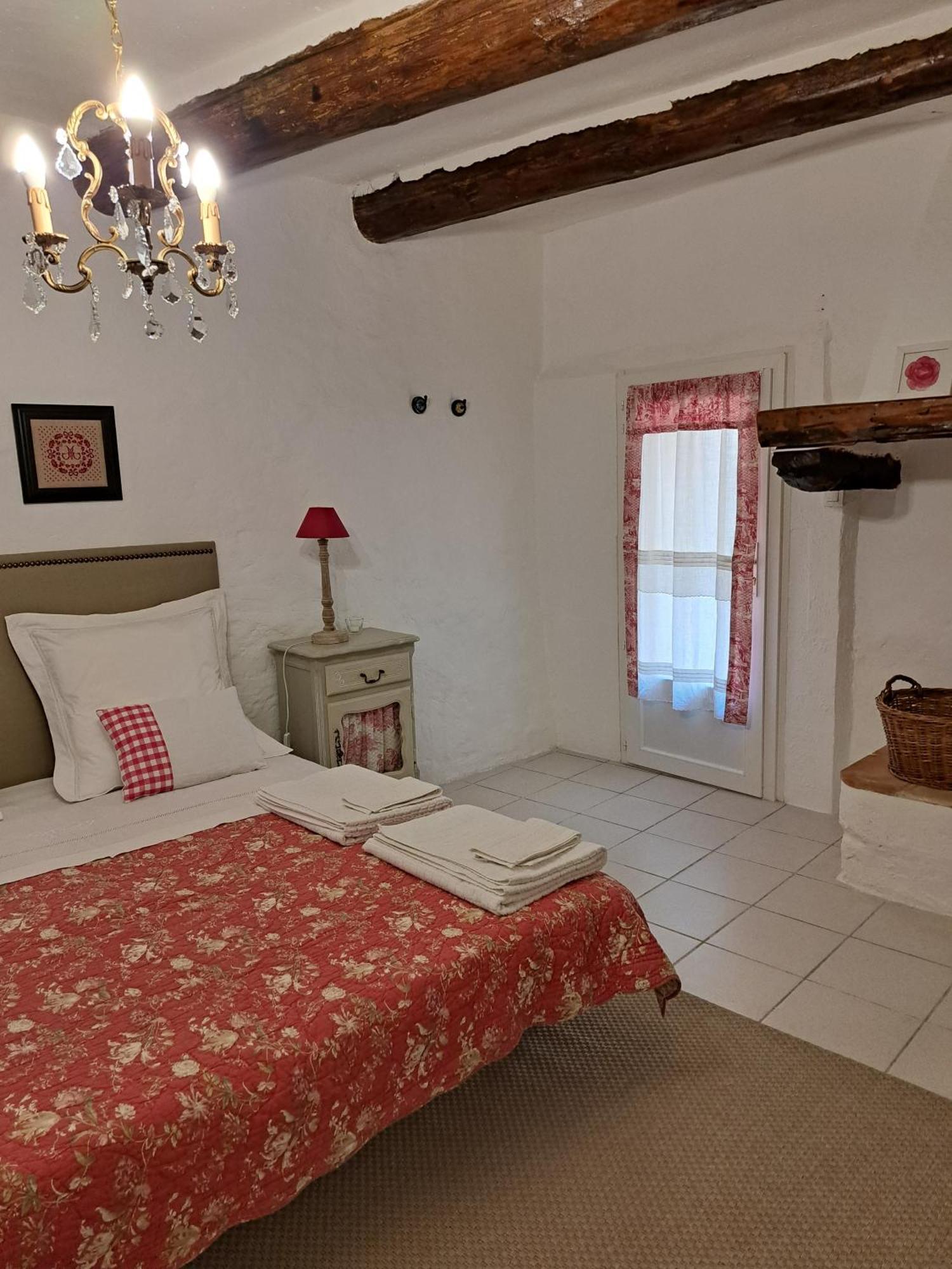 La Maison De Gisele Bed & Breakfast Saint-Victor-des-Oules Exterior photo